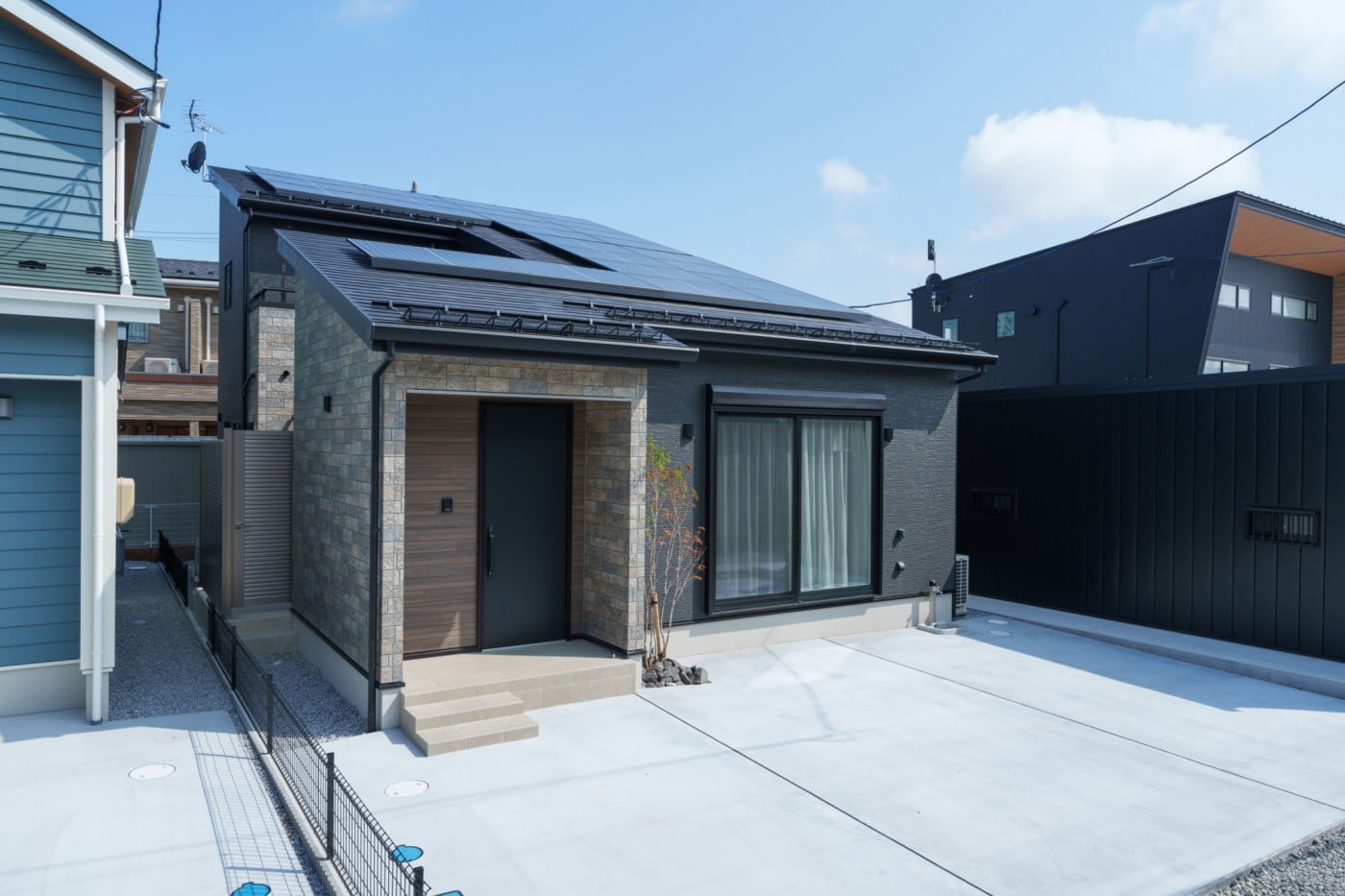 大人かっこいい平屋風ホテルライクな家